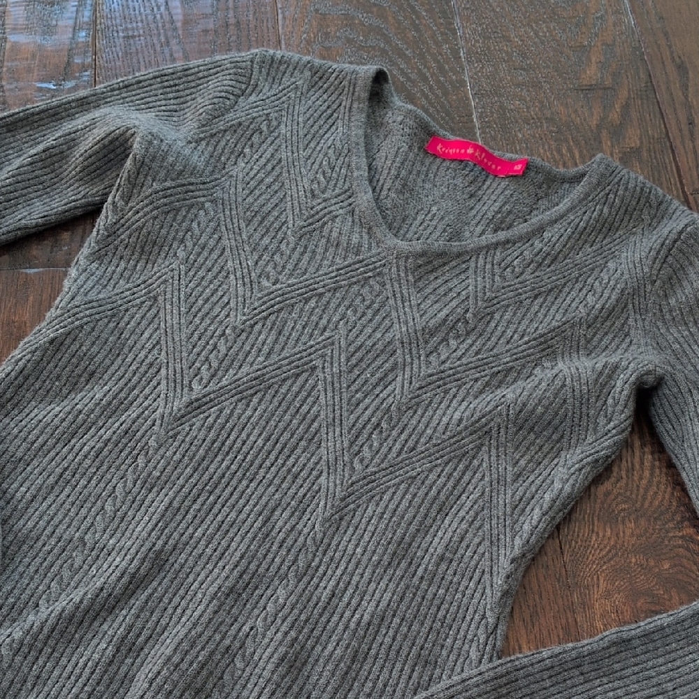 CRIMSON KLOVER I Charcoal Gray Merino Wool V-Neck Pullover Sweater, XS